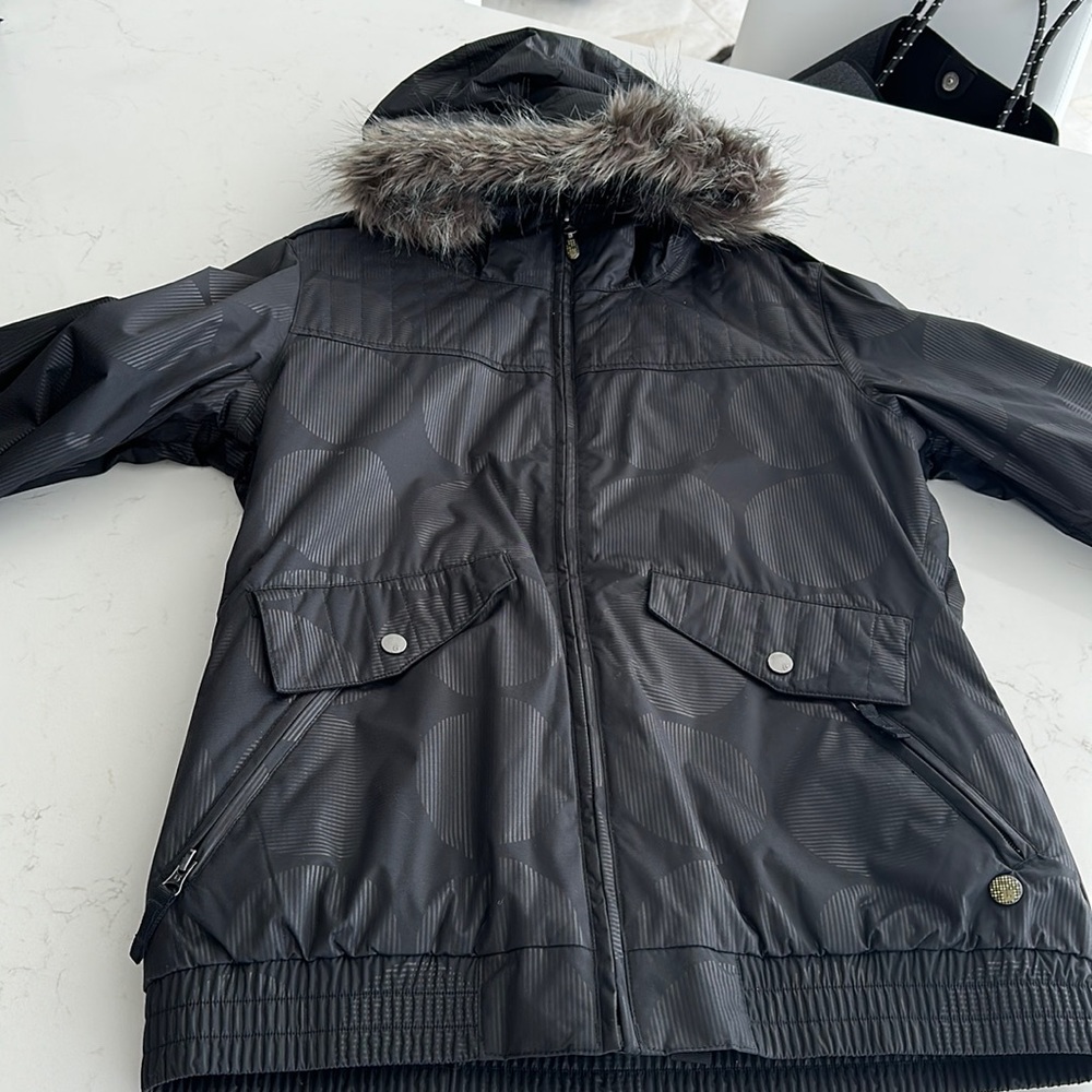 Burton women’s snowboard jacket “MP3 Commuter” removable faux fur hood trim